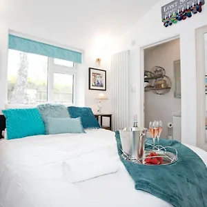  Holiday home The Bearded Goat Den - A Rural Retreat At Modern